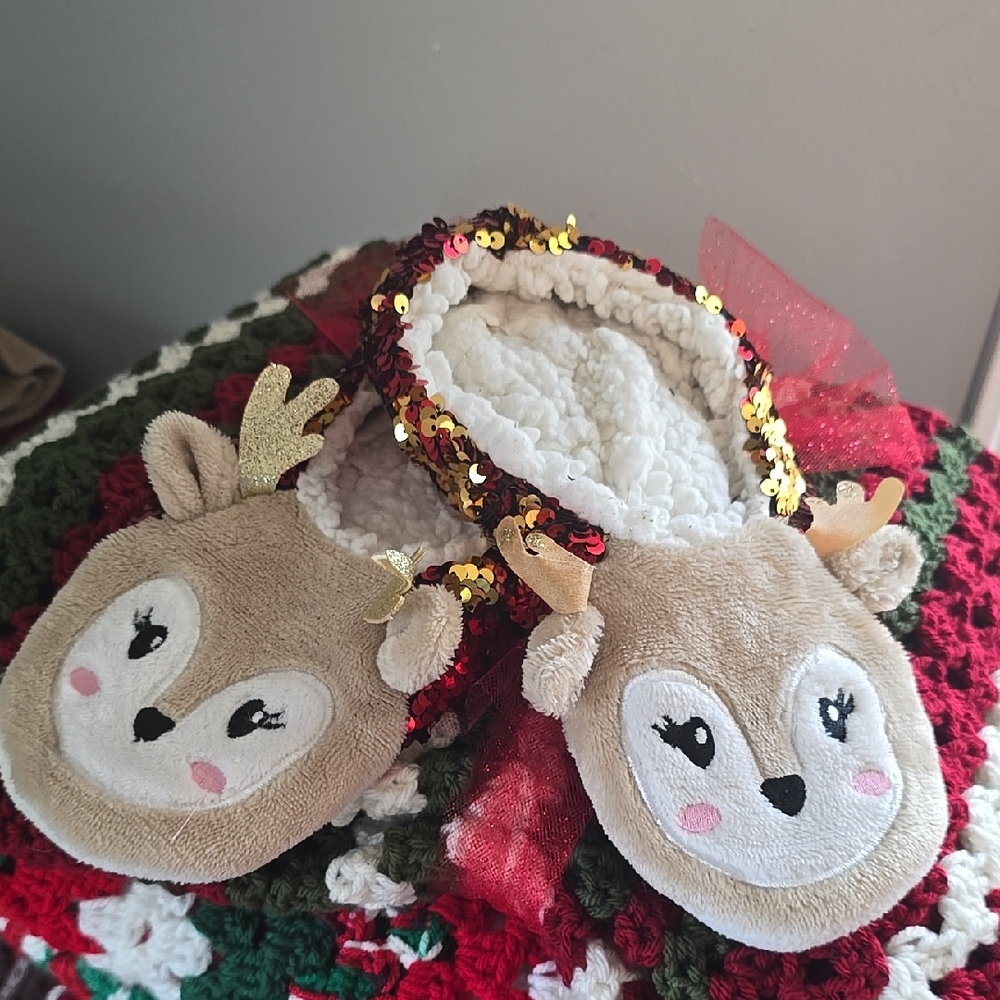 Holiday Sequin Reindeer Slippers Sz 9-10 EXCELLENT